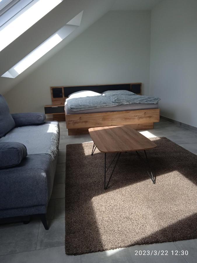 Zimmer Frei 3 Wiesbaden Dış mekan fotoğraf
